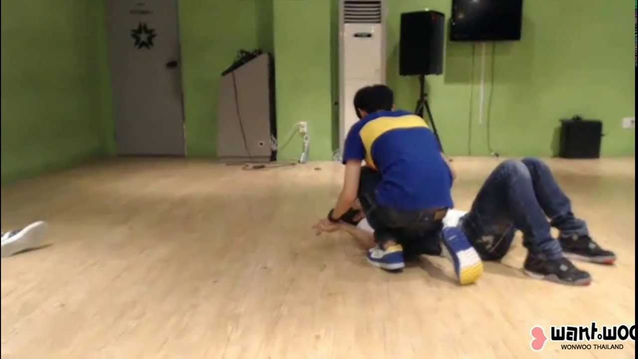 SEVENTEEN TV 130803 Jihoon Self camera + Mingyu & Seungchul fight moment