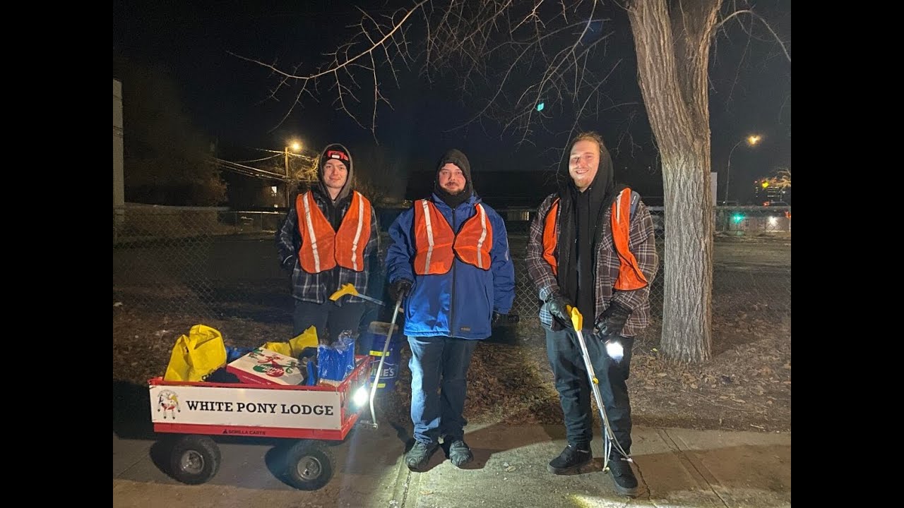 Volunteers spread the gift of warm gloves on cold winter nights