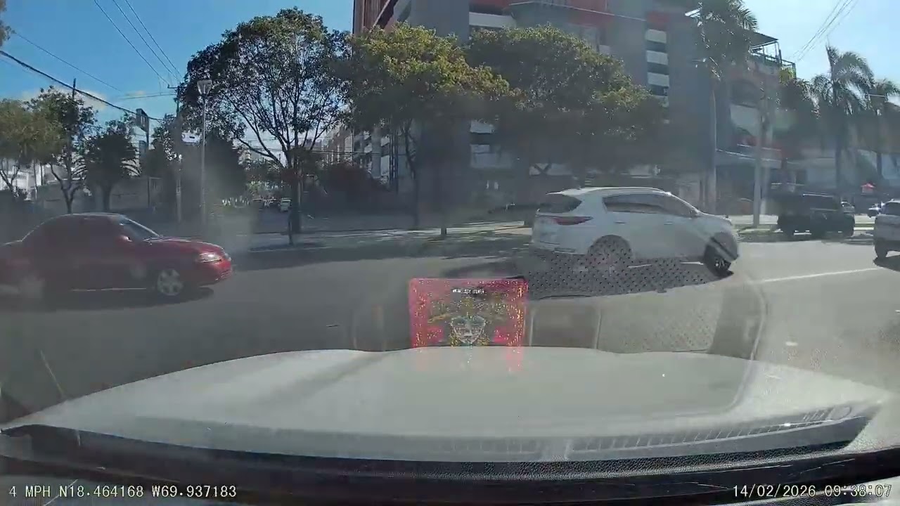 Sábado Tranquilo. Tránsito en el dia de San Valentín en el Distrito Nacional de República Dominicana