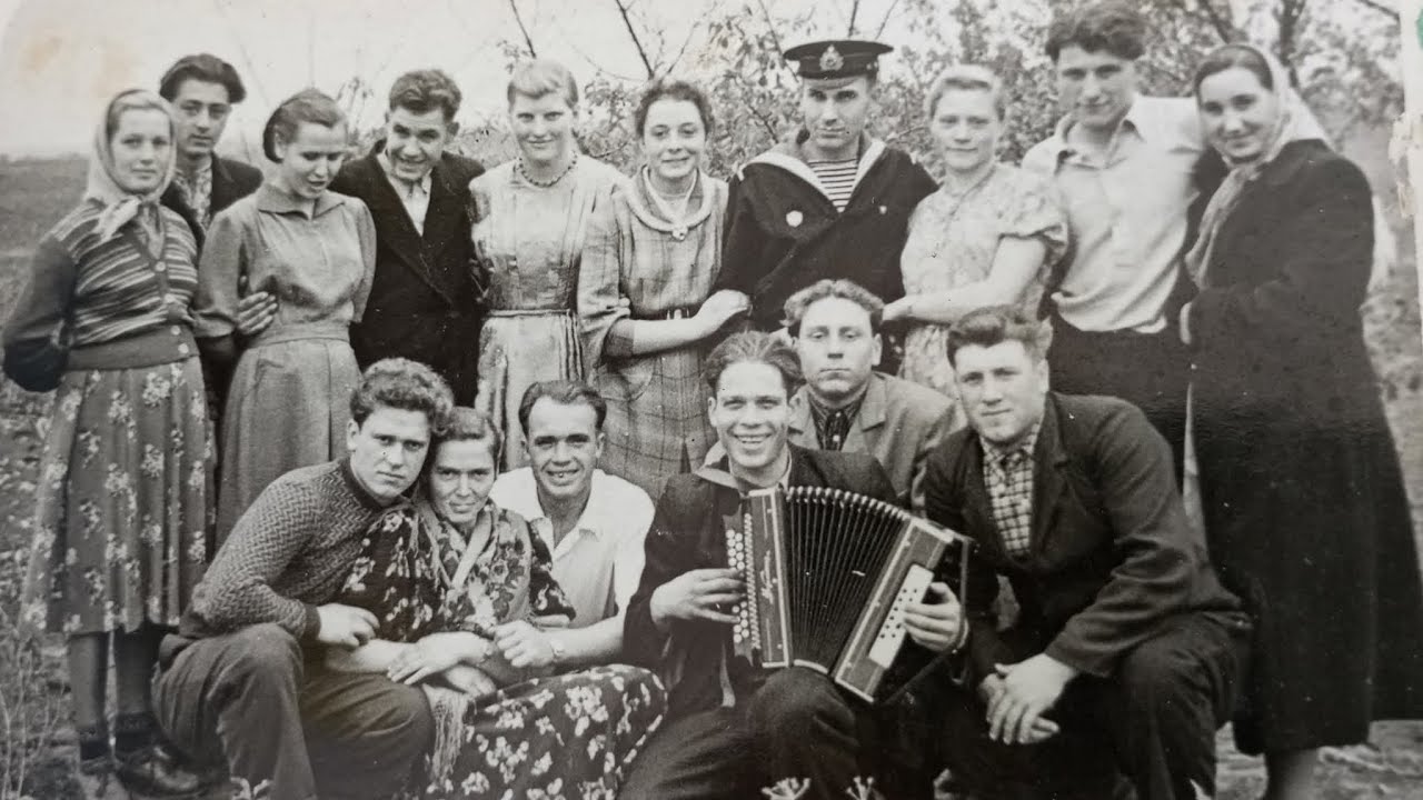 Українці на старих світлинах 1950-ті роки. Микола Гнатюк, Анатолій Гнатюк - Смерека 