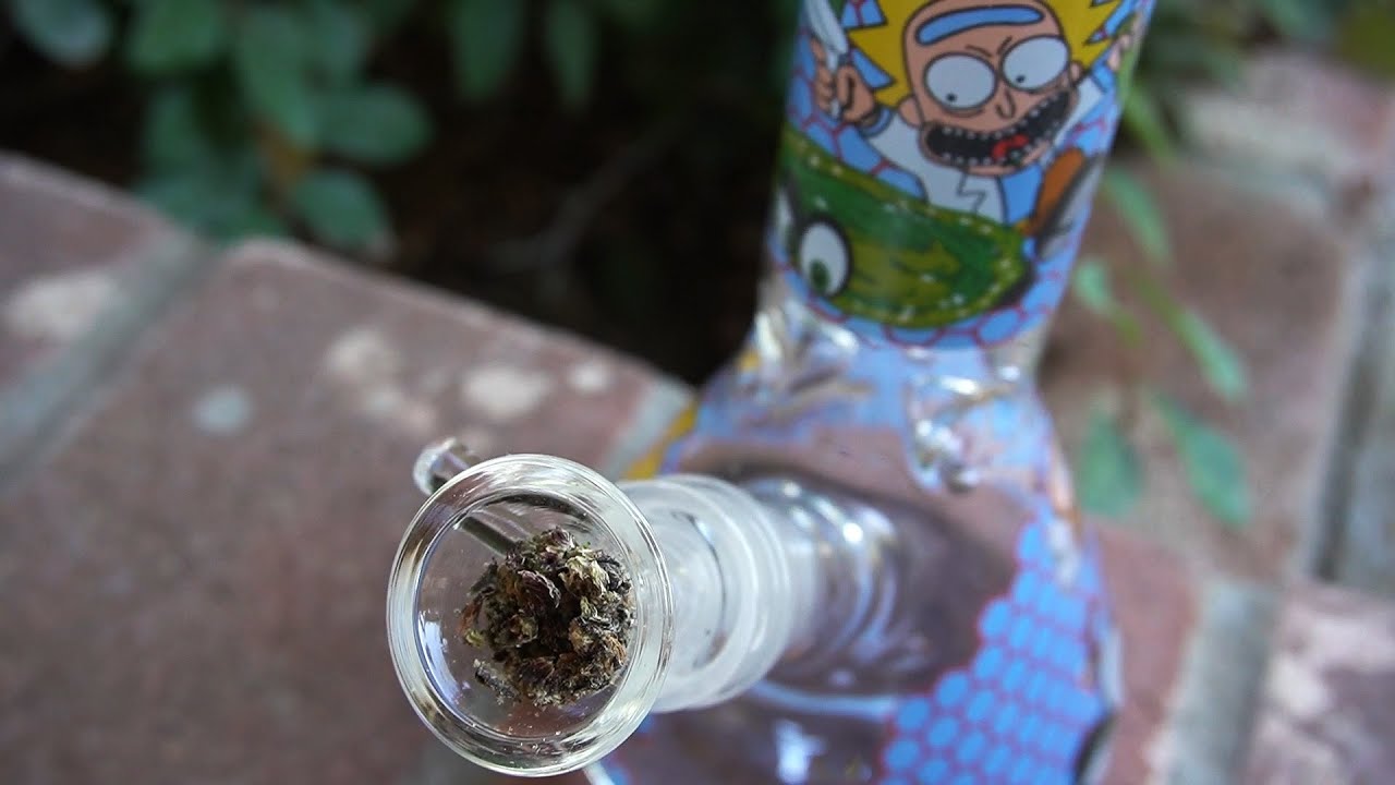 Trying to snap a bowl off my Rick & Morty Bong