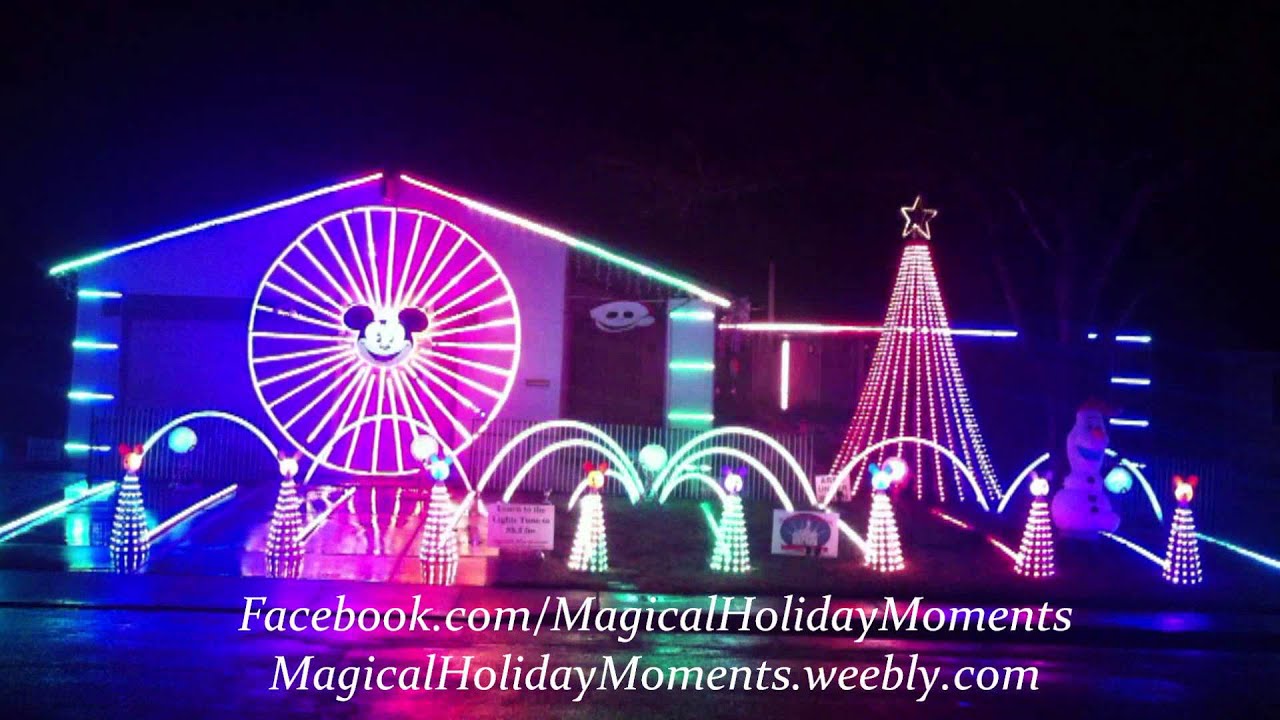 Paint The Night Disneyland Forever Magical Holiday Moments 2015