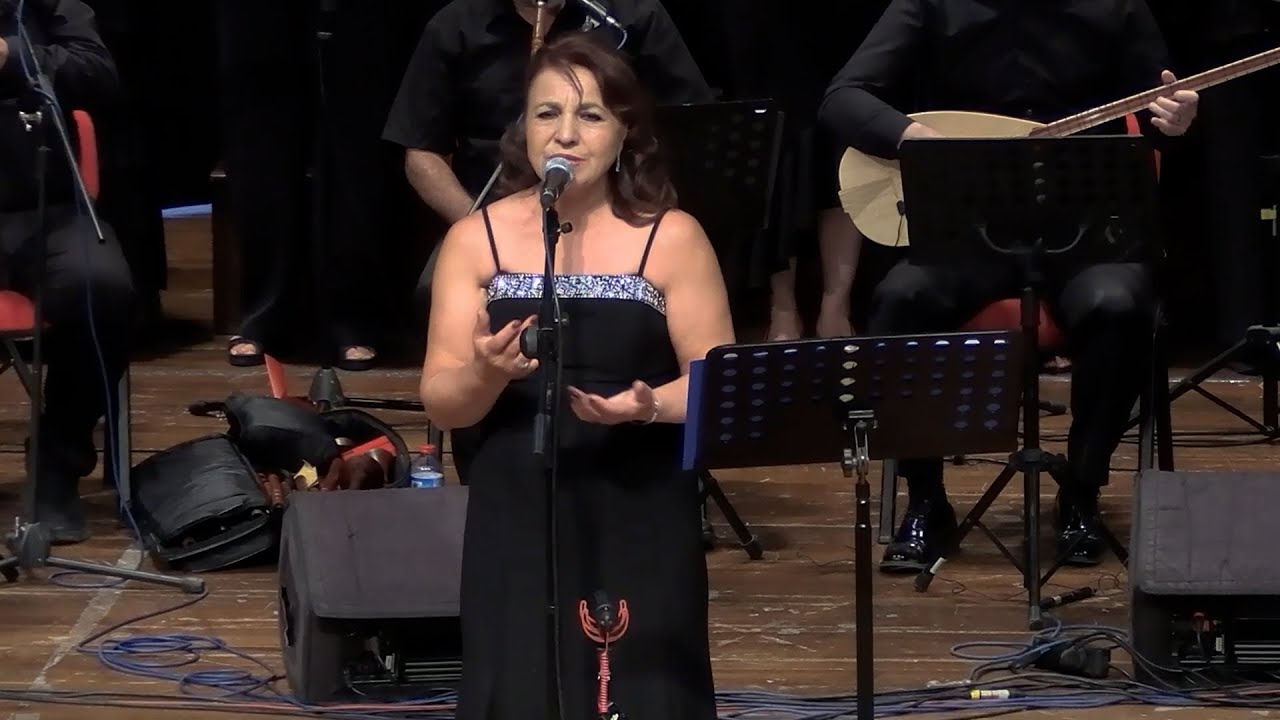 CUMHURİYET KOROSU         BAHÇADA GÜL AĞACI          Solist: SUNA ÖCAL