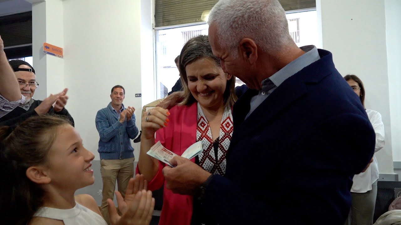 Se hizo entrega del 1° pasaporte actualizado para cumplir con la normativa internacional de la OACI