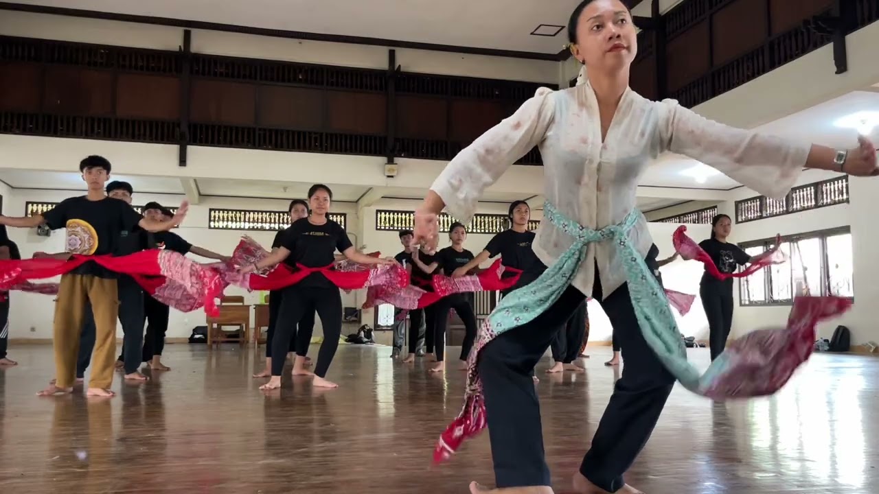 tari gambyong pareanom 