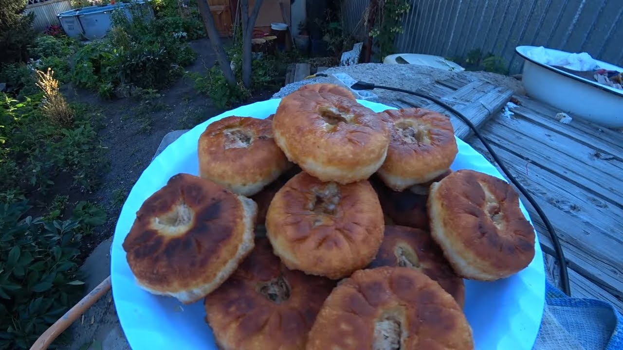 ВОТ ТАК МЫ ЖИВЁМ В РОДНОМ КАЗАХСТАНЕ/ЖАРЮ НА КОСТРЕ  МОИ ФИРМЕННЫЕ БЕЛЯШИ /ЛЮБЛЮ ГОТОВИТЬ ДЛЯ СЕМЬИ