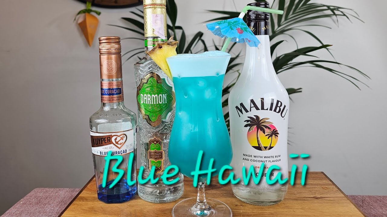 Blue Hawaii cocktail recipe #bluehawaii #cocktail #recipe #fyp #drink #easycocktail #blue #hawaii
