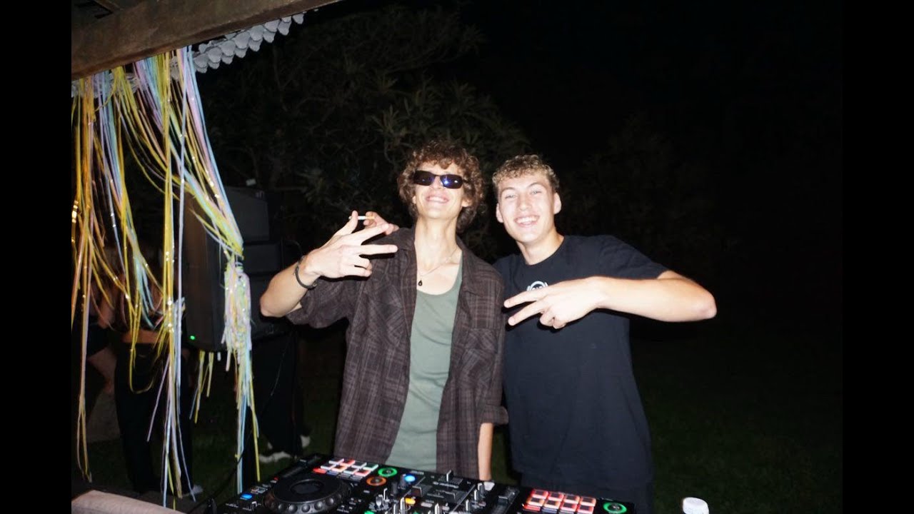 Beside Mix #1 - Cosmo B2B Plato (28/01/26)