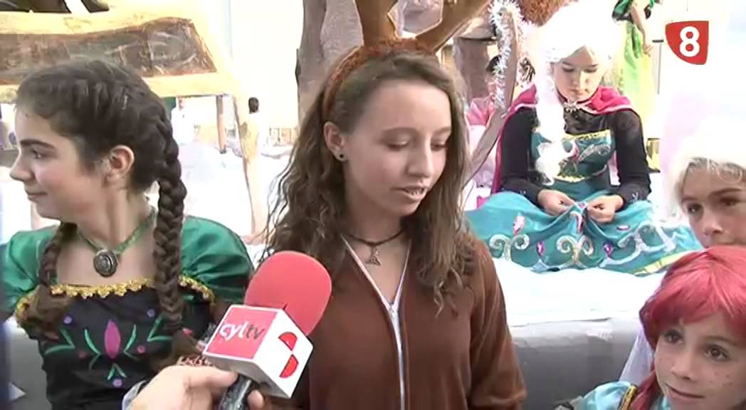 DESFILE CARROZAS EN FUENTEPELAYO 2015