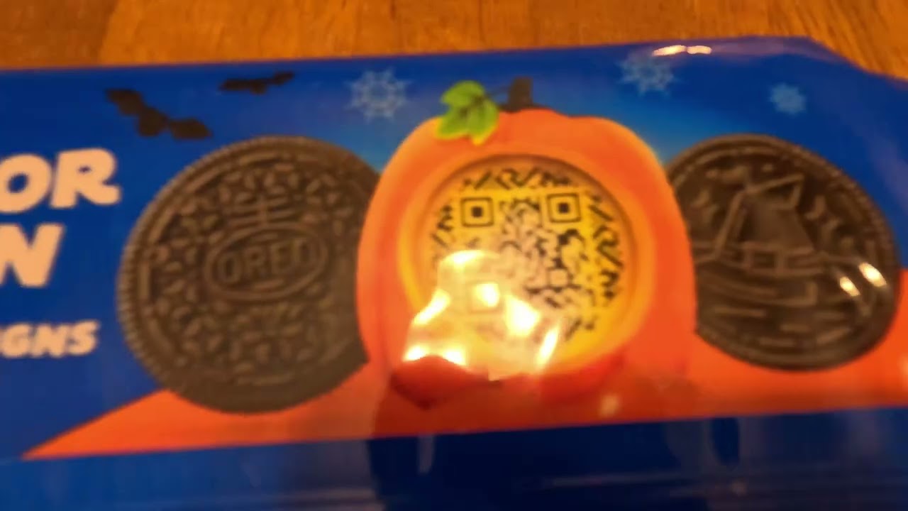 Oreo Reese's Cookie. Spooky Halloween Oreo Cookie. Oreo Mint Sandwich.