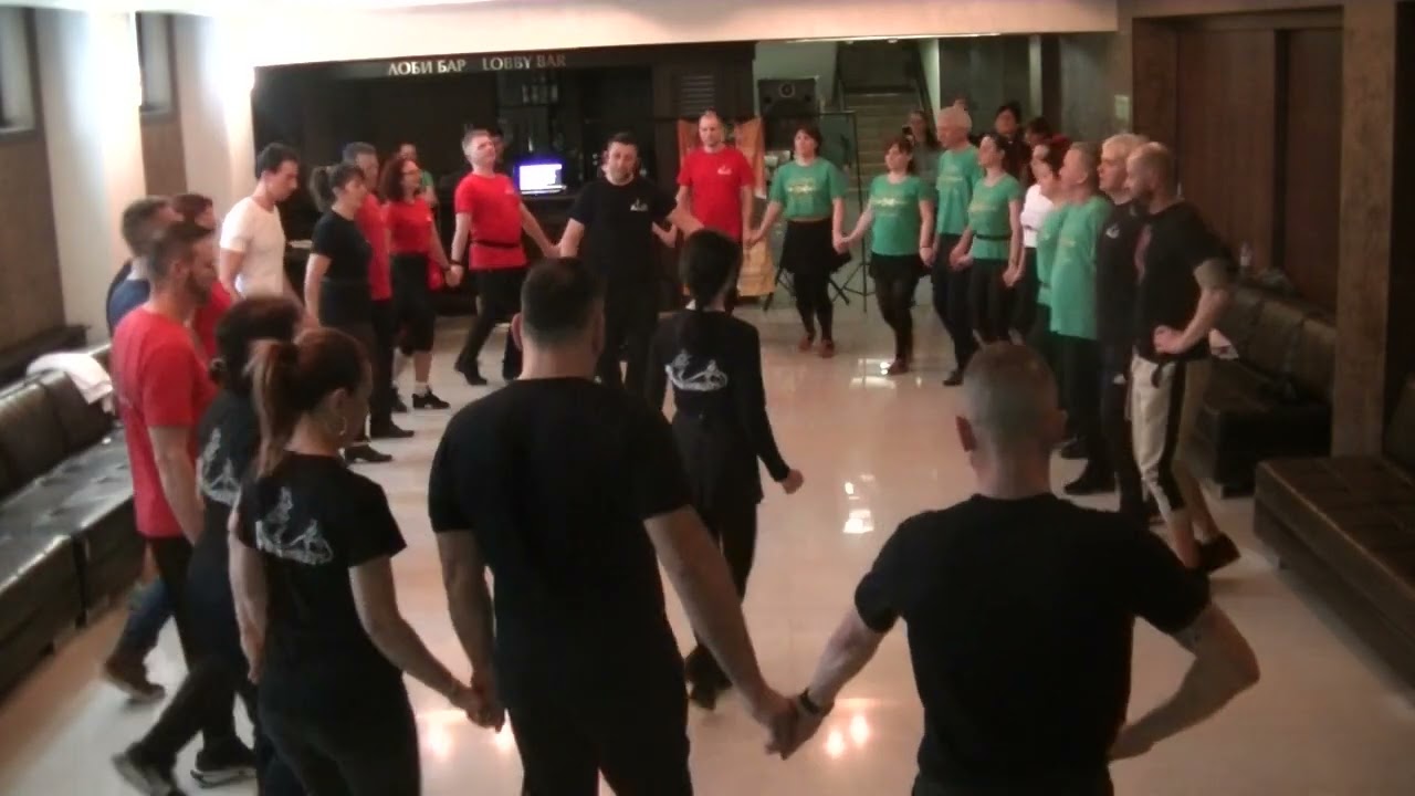 Пъдаревско хоро от Тракийската област.Втора група от семинара         