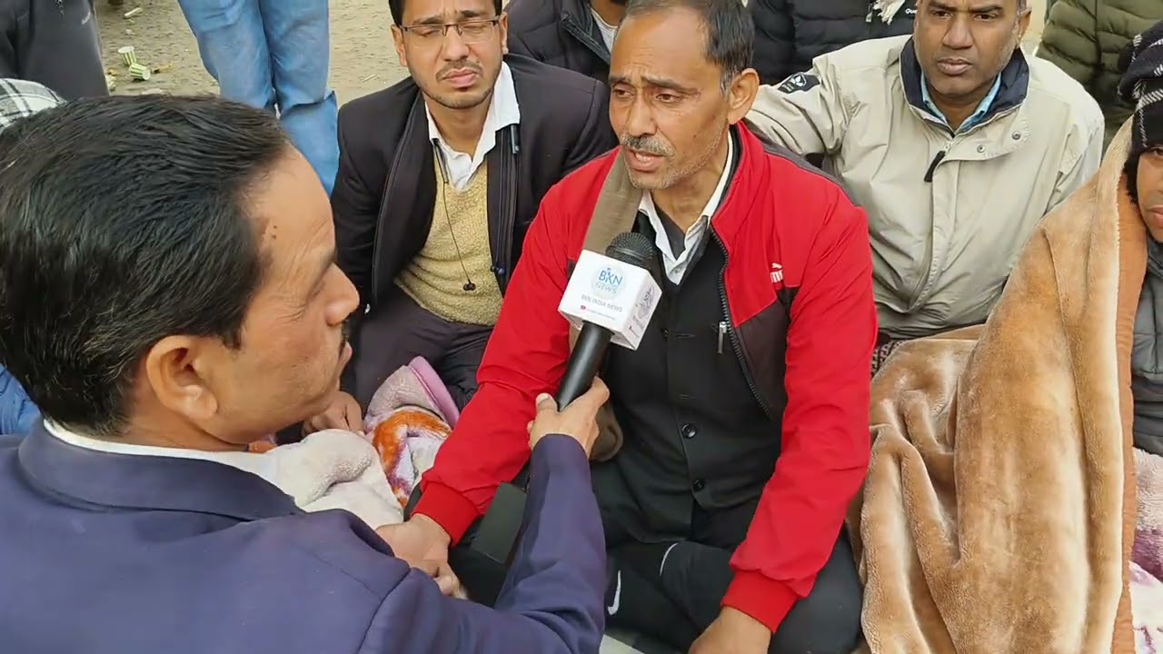 लोनी तहसील में लगातार दूसरे दिन धरना प्रदर्शन जारी, एसडीएम का तबादला ना होने से अधिवक्ता मेंआक्रोश