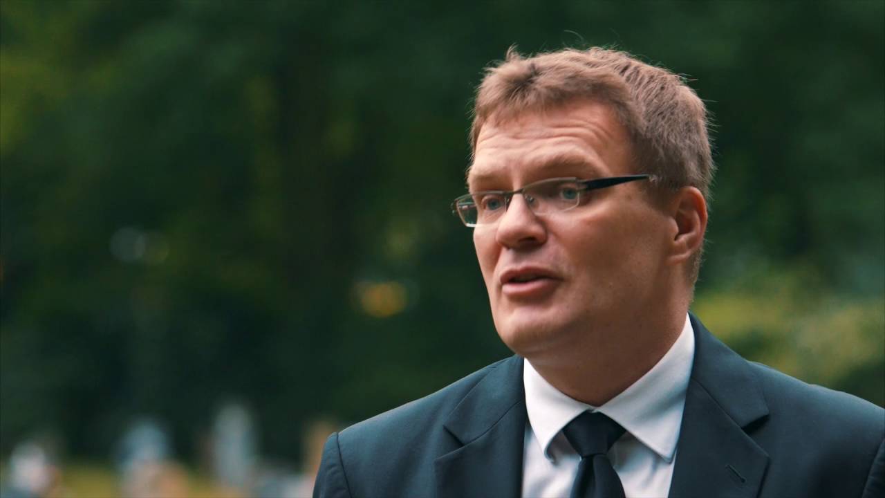 Trauerredner Dirk R. Schuchardt aus Duisburg
