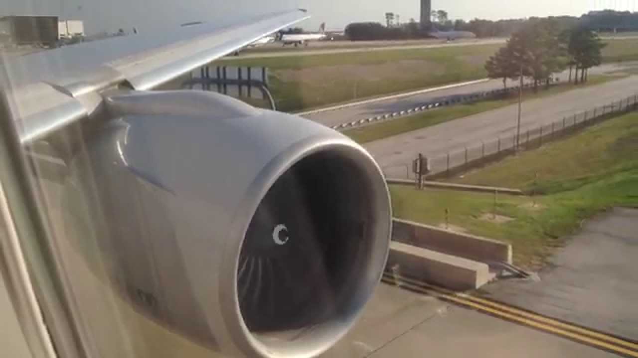 United Airlines Boeing 777-224ER Houston to Tokyo Takeoff