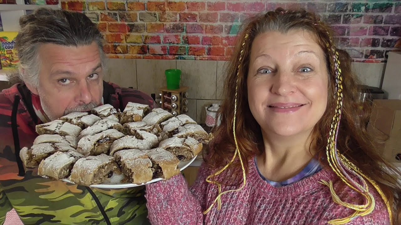 PIVNÍ ŠTRŮDL celozrnný ze špaldové mouky s brusinkami
