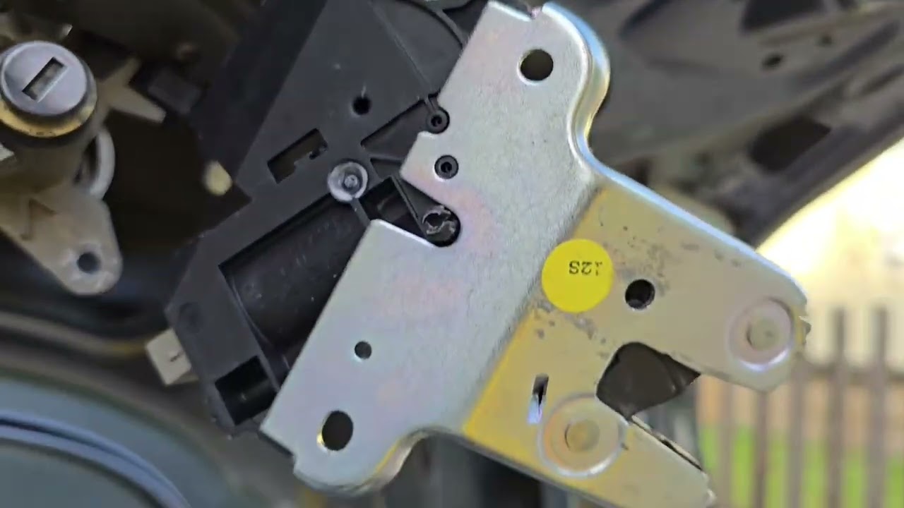 Audi A4 B7 Griffleiste tauschen | Reparatur Kennzeichenbeleuchtung