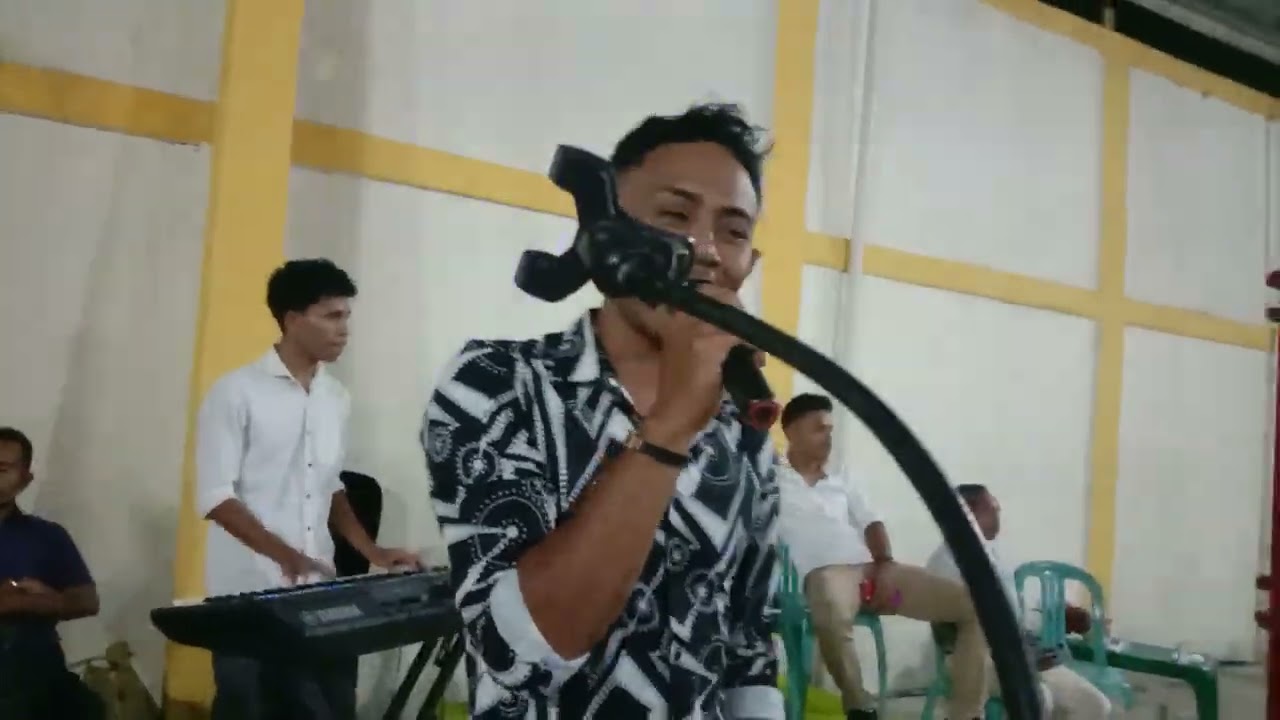 JONI BLU FT. VARELLA || O LALIKA MAI || Live In Salao Diamond Suai 