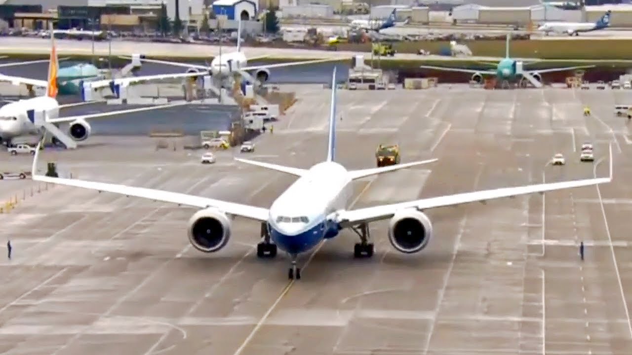 Boeing's 777X foldable-wing aircraft takes its first flight | Full Replay