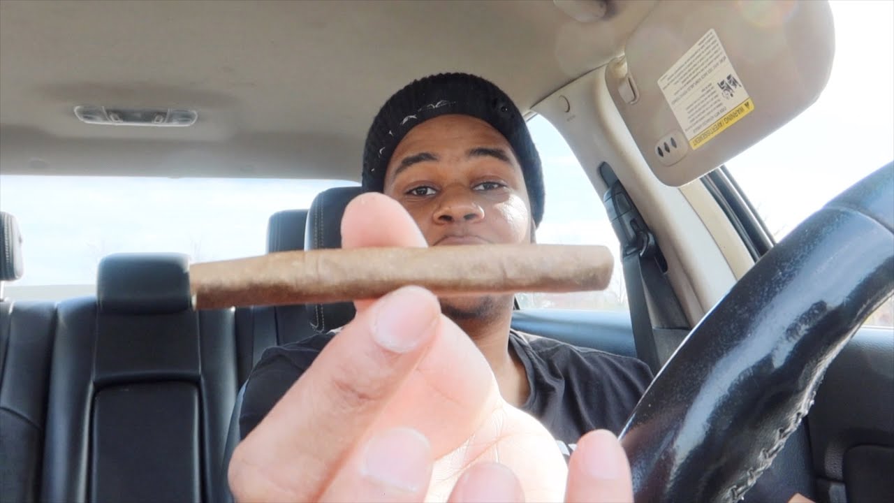 3 gram blunt after work smoke sesh (HOTBOX)