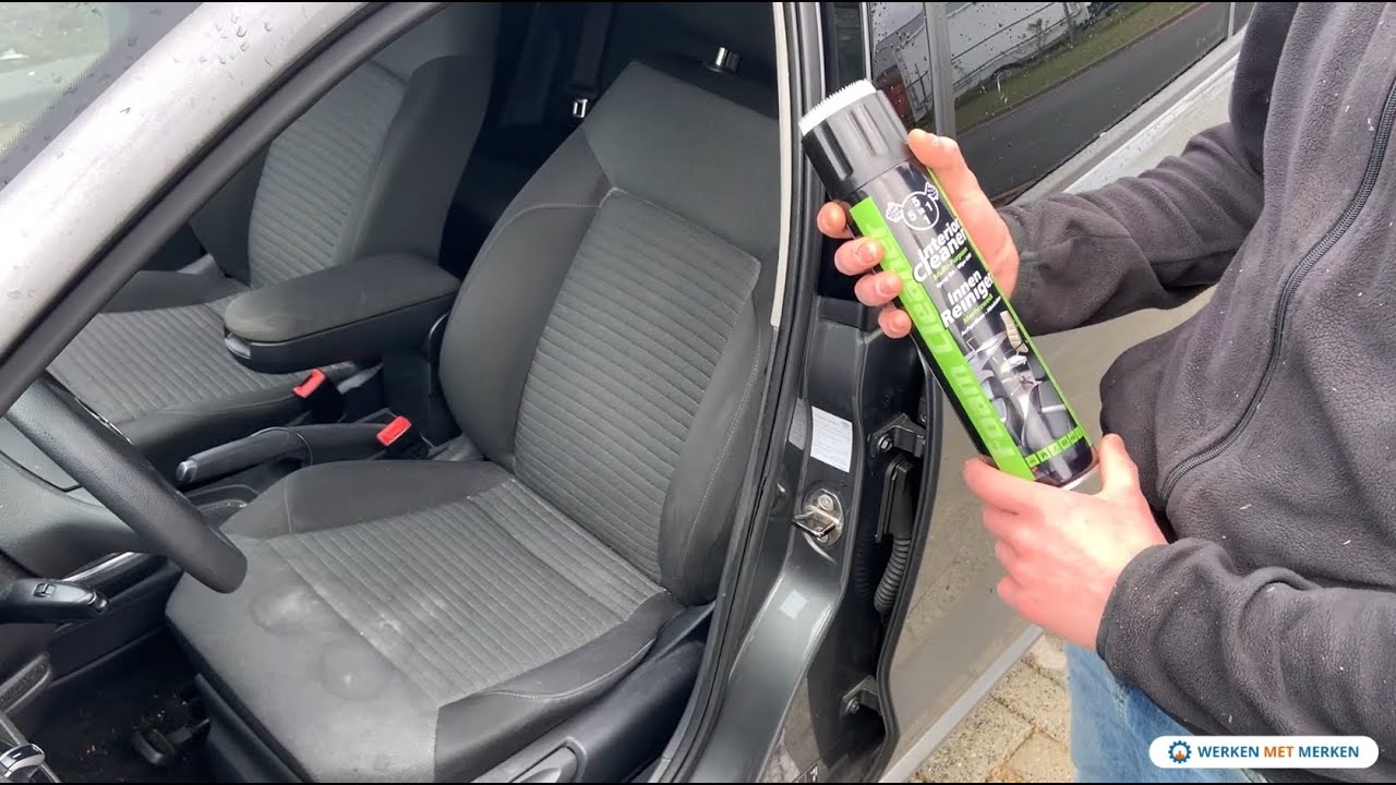 Vlek verwijderen uit auto bekleding
