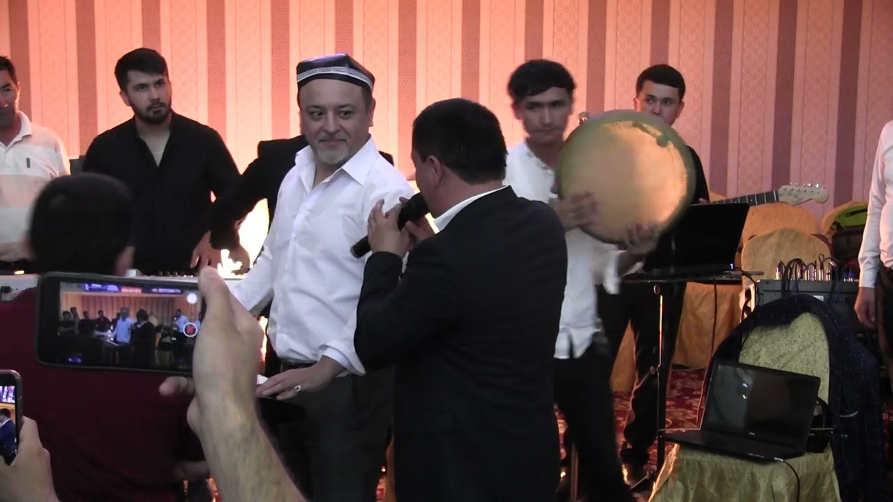 ULUG'BEK OTAJONOV VA ERKINJON ISMOILOV DUET TO'YDA YORIP QO'YISHDI
