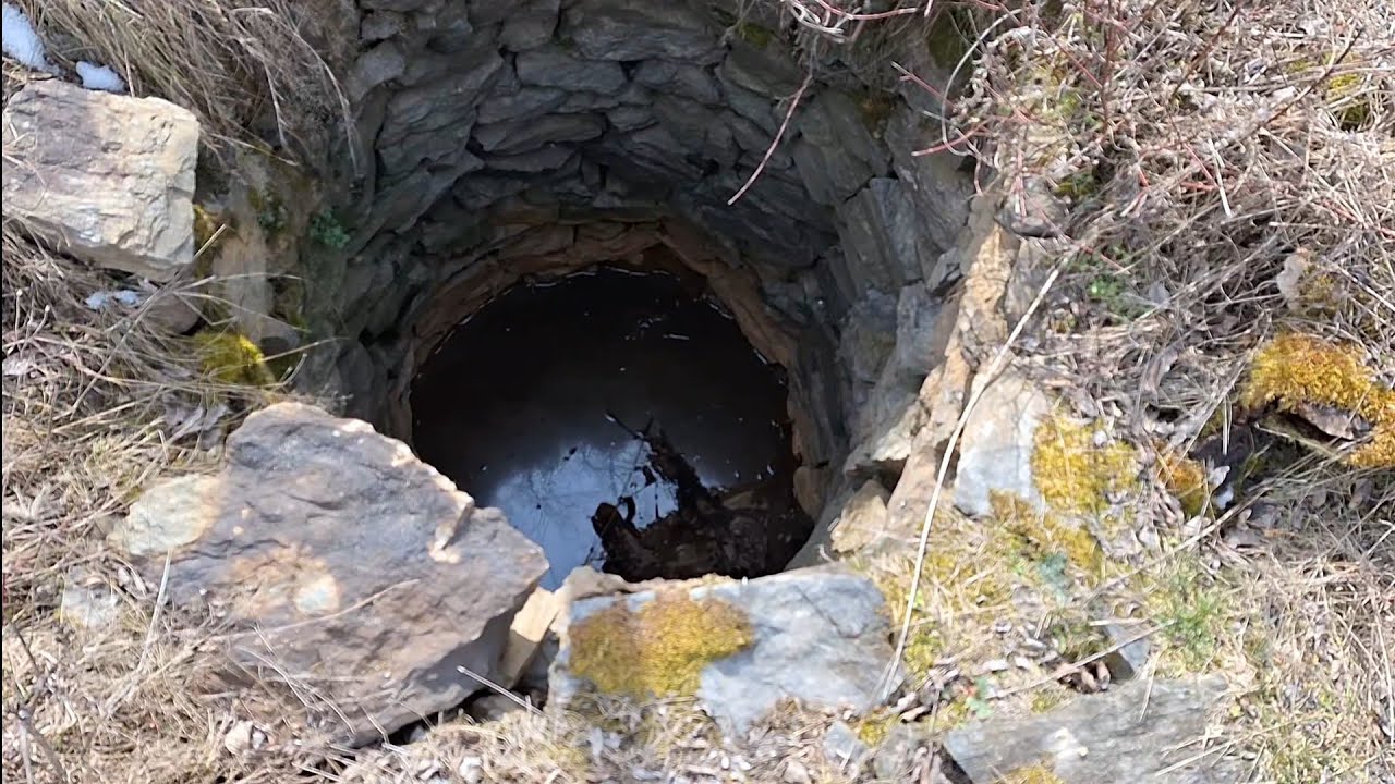 Am scos cu 4 detectoare multe obiecte vechi dintr-un sat disparut