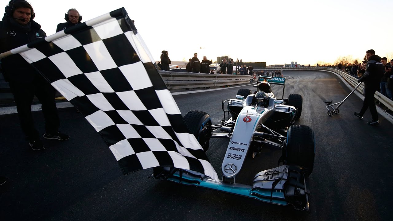 Nico Rosberg drives final laps in his F1 W07 car