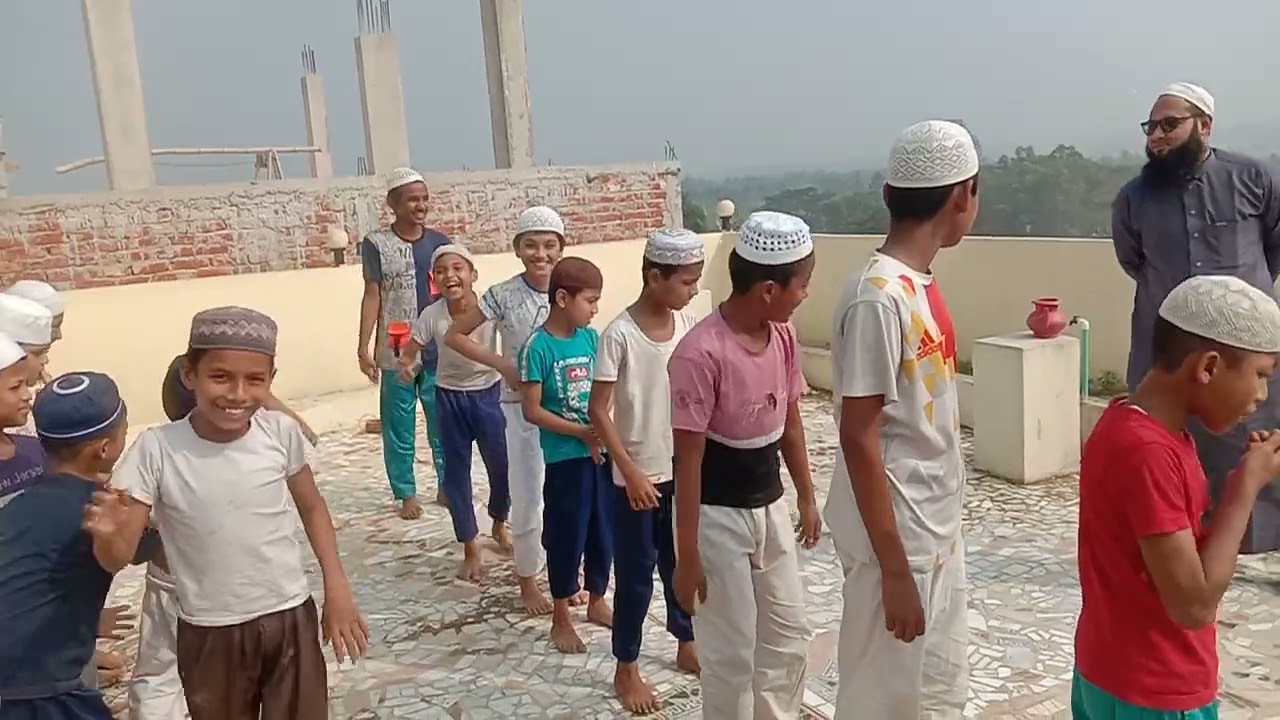 আজ আমার মাদ্রাসার ছাত্রদেরকে মন ভালো থাকার জন্য একটু খেলাধুল