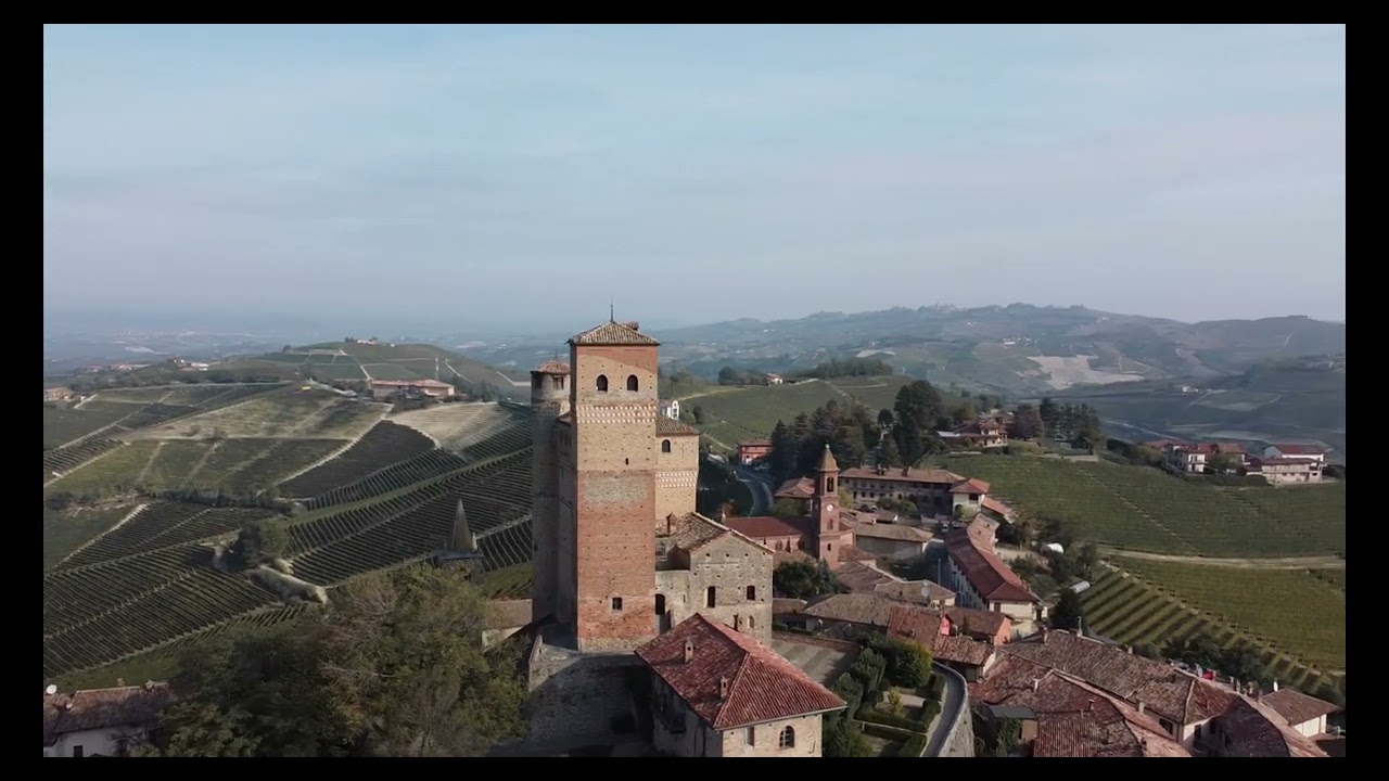 360 degree video in 4k of the castle of Serralunga d'Alba, in the heart of the Piedmontese Langhe