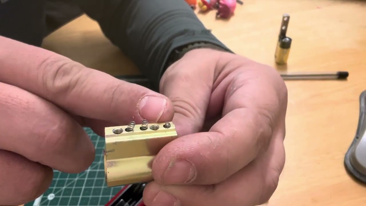 YUEMA STYLE UNPICKABLE LOCK DEFEAT. PICK & GUT.