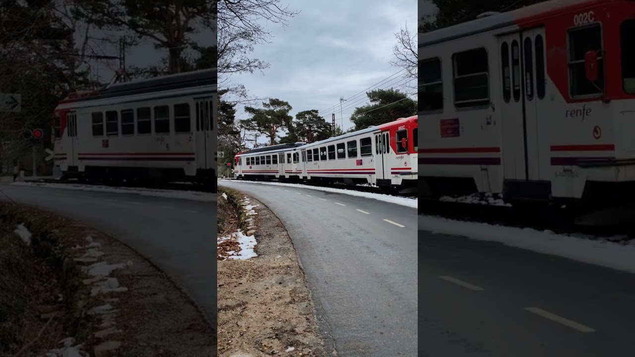 🚦🚃  Renfe 442 Ferrocarril El&eacute;ctrico de Guadarrama 📍 Paso a nivel de Camorritos C9