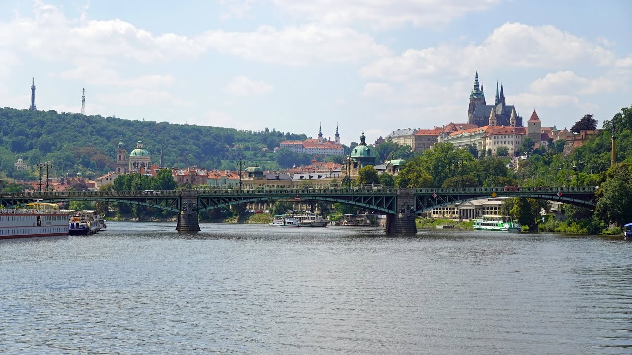 Praag, de gouden stad met honderd torens.