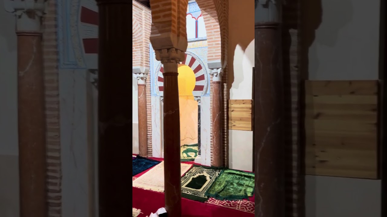 CORDOBA | MASJID TO PRAY & HALAL FOOD