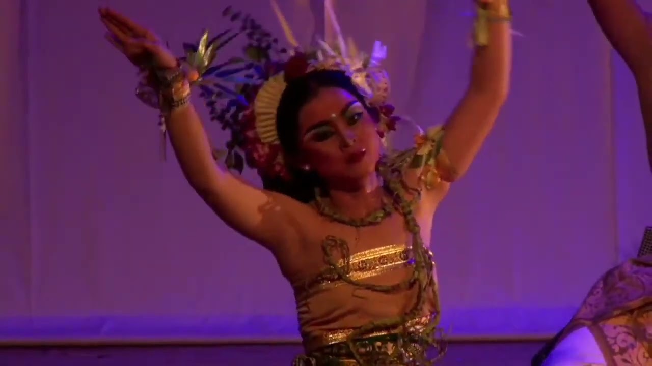 TARI WARIGA MURTI KARYA TUGAS AKHIR: NI KADEK DIAH NANTA KUSWANDARI