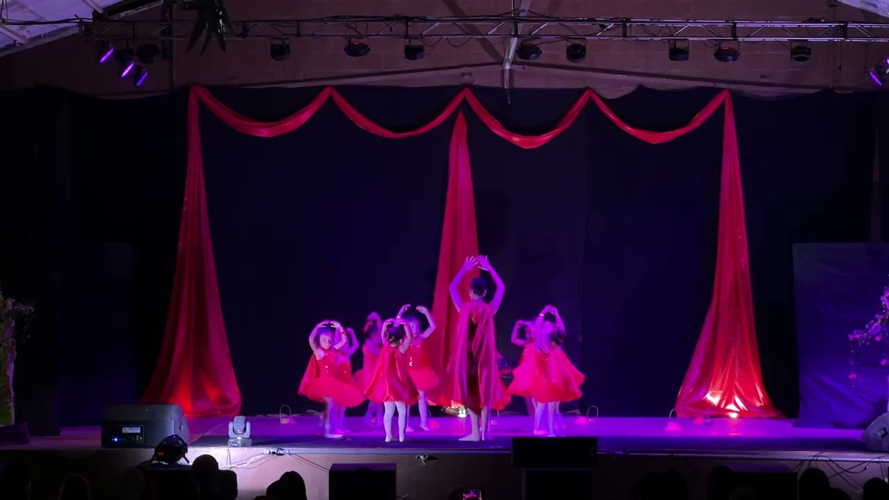 Espetáculo 2025 coreografia chapeuzinho vermelho
