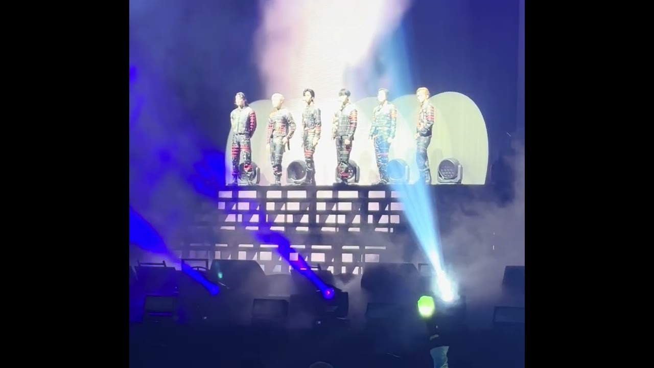 NCT Dream Dream()scape Tour, September 2024, Chicago, IL.   icantfeelanything intro/BOX