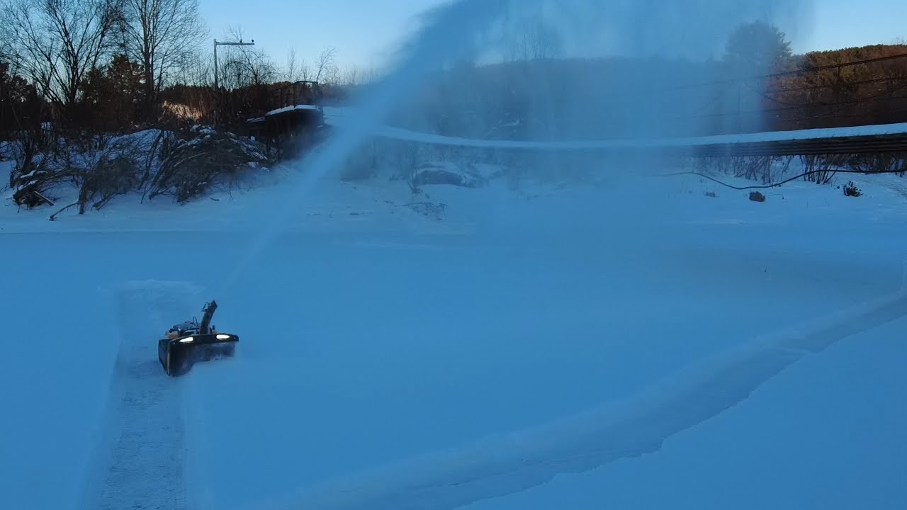 Yarbo Snow Blower S1 Testing: Blowing Snow on Ice & Climbing