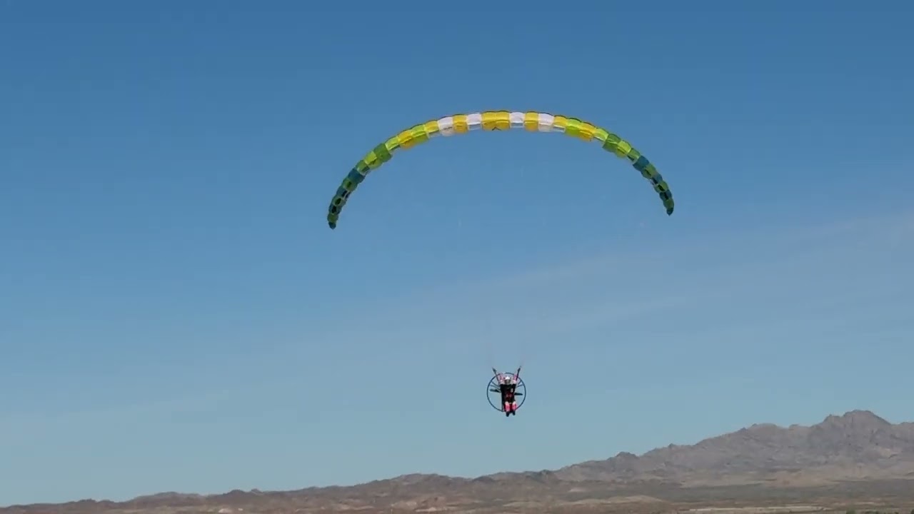 Cefics Punkair 2.9m Zephyr Wing in flight