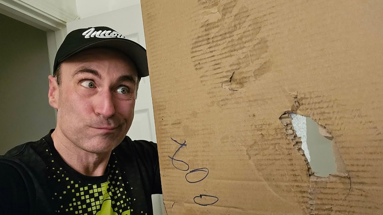 Chibson ES Supreme in Seafoam Green replica with BOOTPRINT box damage!  Lets unbox this one together