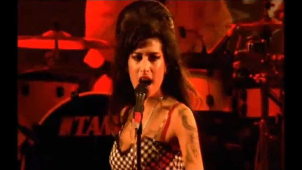 Amy Winehouse - Rehab (Live @ Somerset House - Vodafone Summer Series 2007)