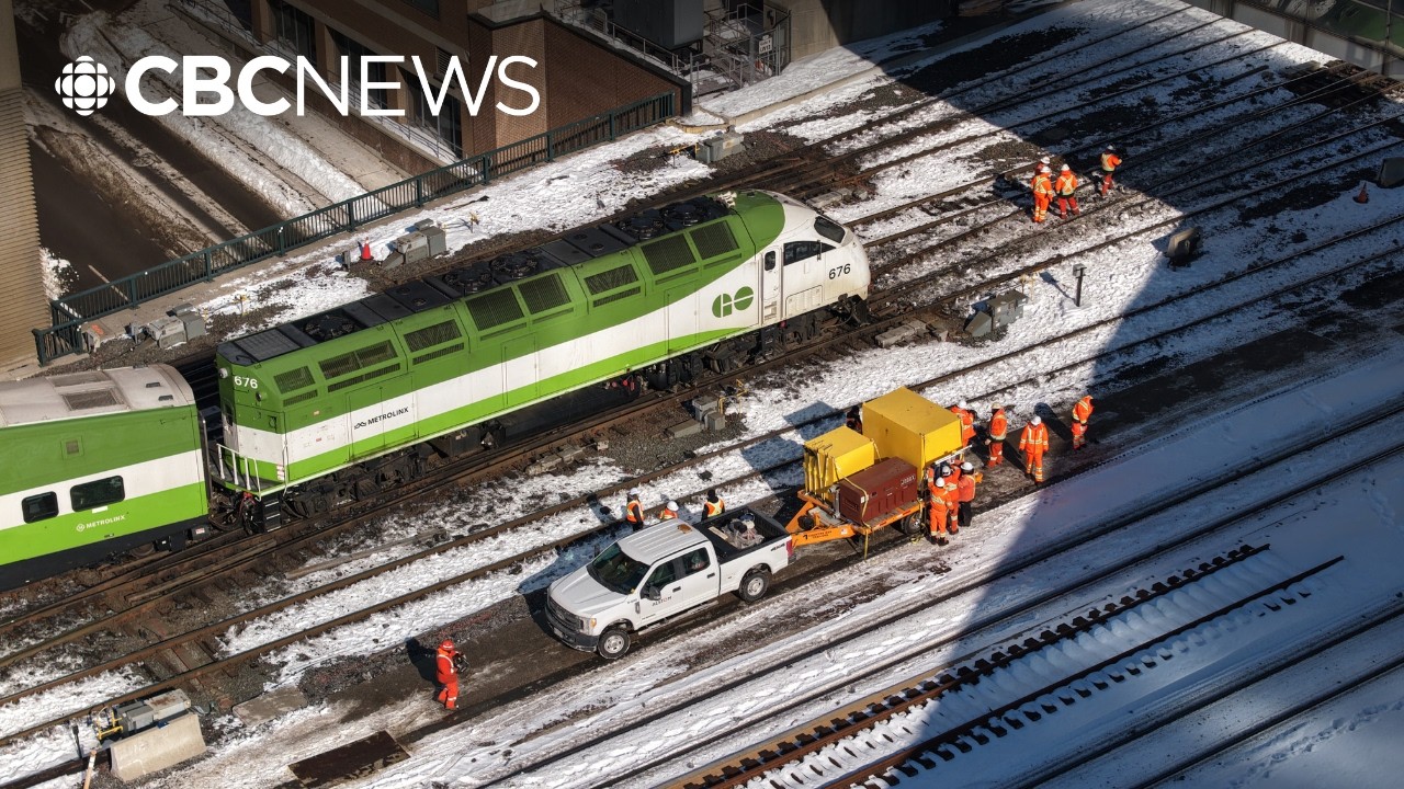 Как сошёл с рельсов поезд GO? Компания Metrolinx заявляет, что проводит расследование.