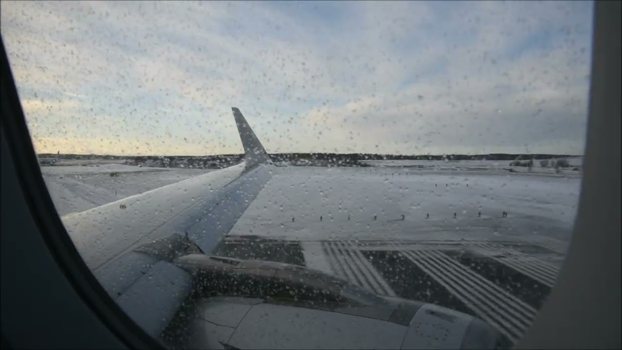 SAS Airbus A320 takeoff from Arlanda