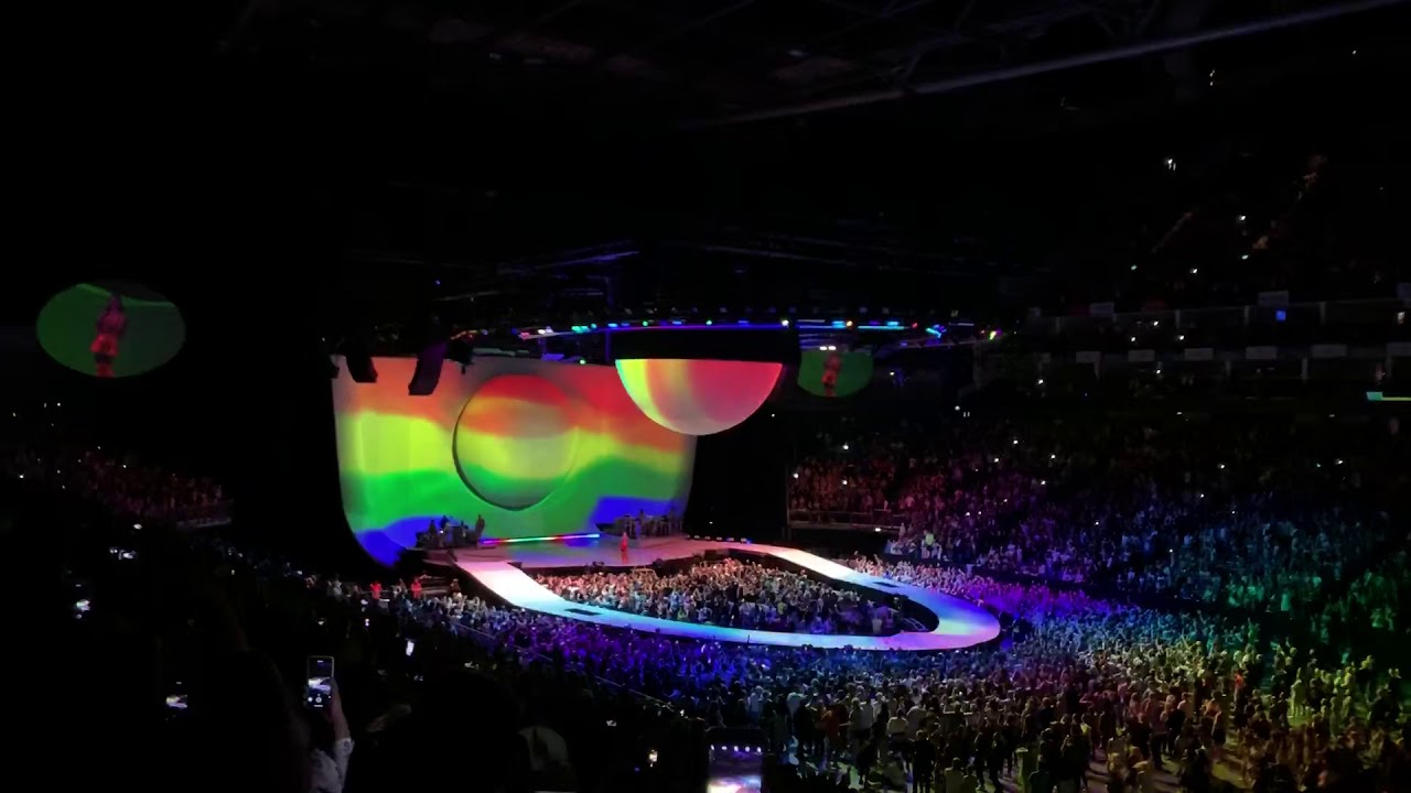 break free 🏳️‍🌈 - ariana grande sweetener tour - london the o2 17/8