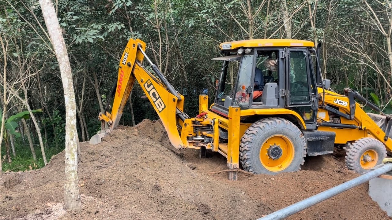 Jcb 3dx collecting and placing soil inside footing of tower #jcb #jcb3dx #jcbmachine #jcblover 