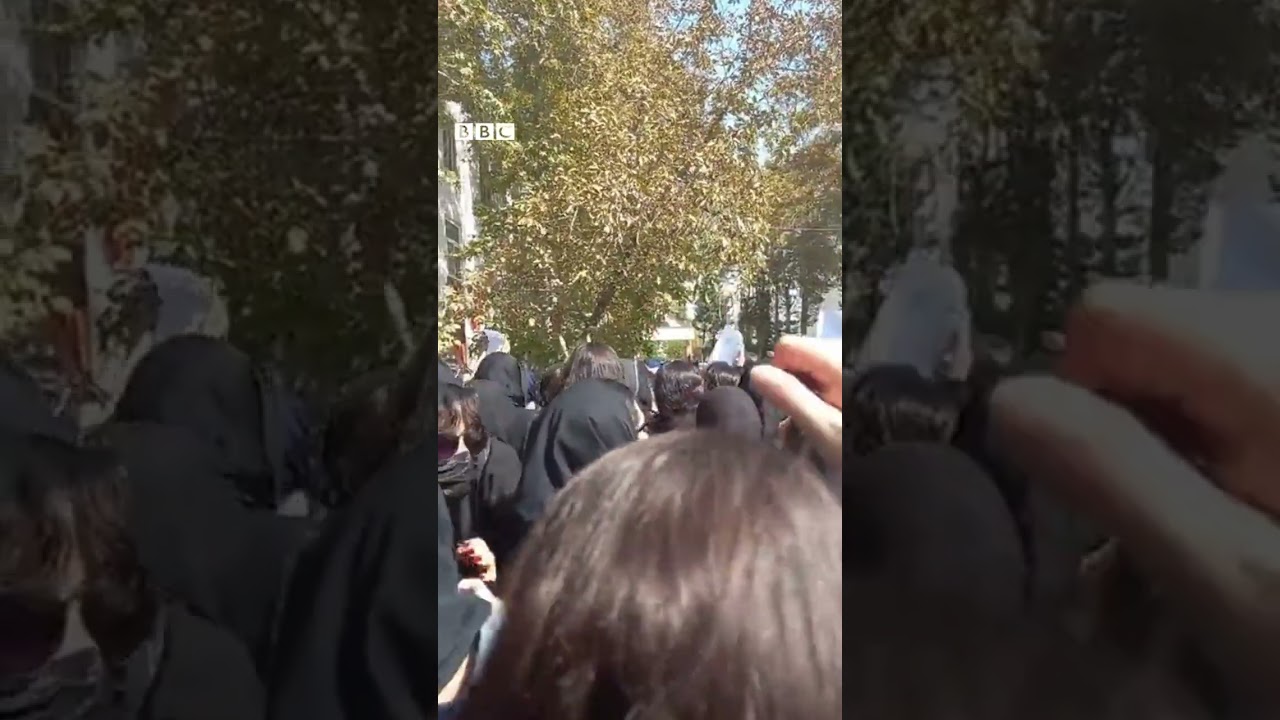 دختران دانشجو در دانشگاه الزهرا تهران ۹ مهر
