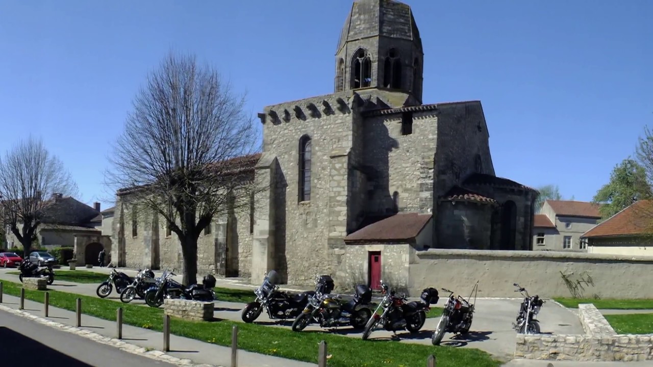 Charroux ( 03 )  plus beau village de France