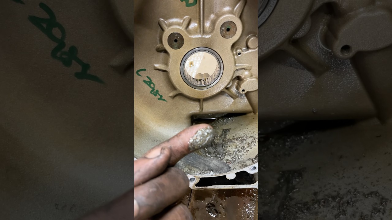 Crank shaft bearing damage #royalenfield #classic350 #bullet350 #automobile #engine