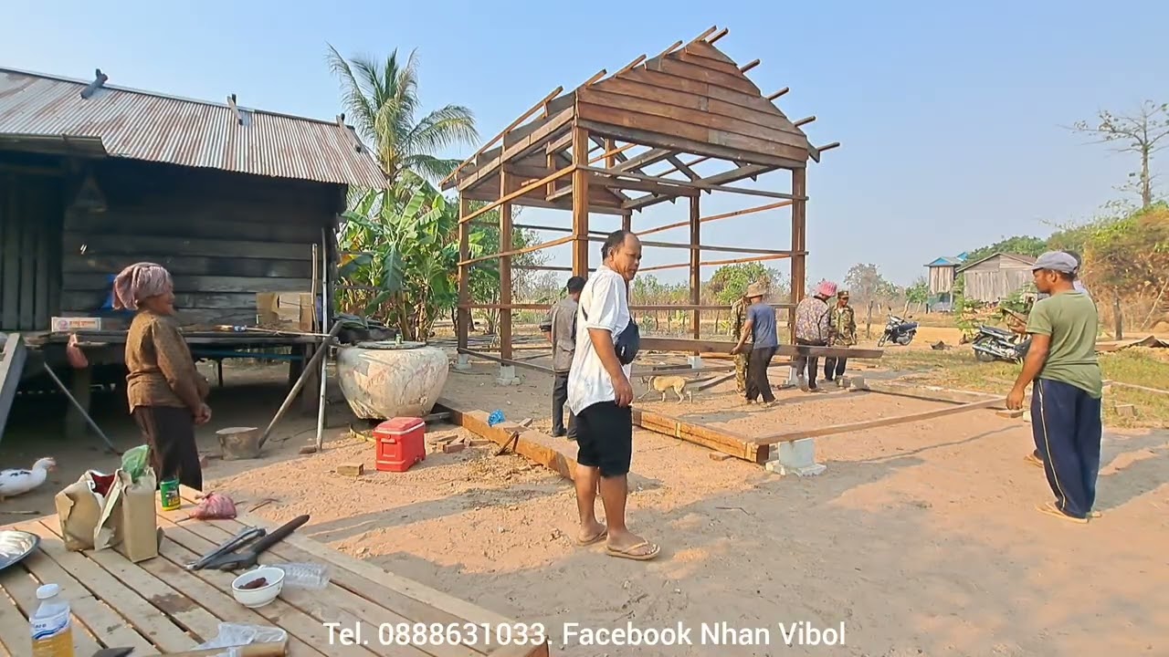 នាំយកជំនួយថវិកាអ្នកមីងសុផលផ្ដល់ឲ្យក្រុមជាងៗធ្វើផ្ទះយាយស្ងួត