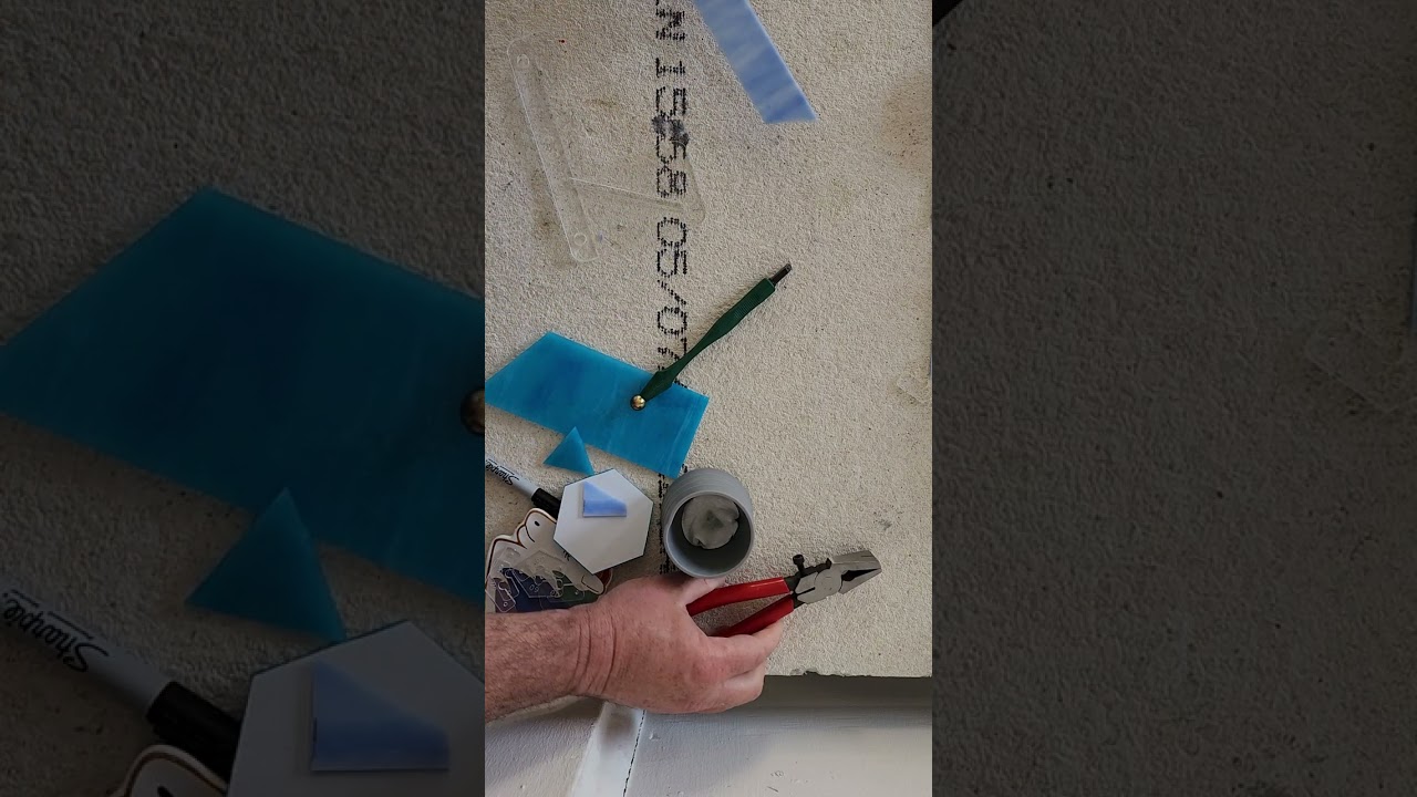 Cut stained glass hexagons easy with the hexagon cutting assistant!