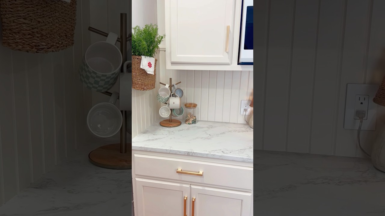 KITCHEN BACKSPLASH using what I thought was house siding but its tongue & groove wall planking! 💛